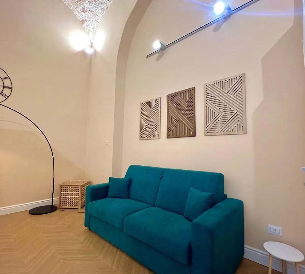 Friends House Napoli Bed & Breakfast Italy